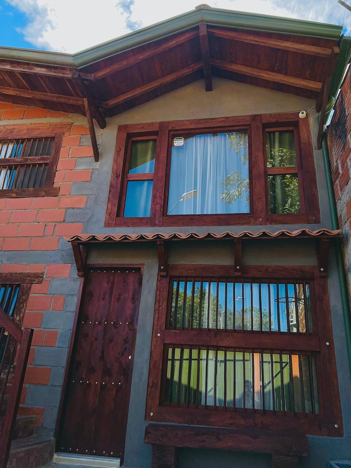 Next To The Airport - Cute Home Ріонегро Екстер'єр фото